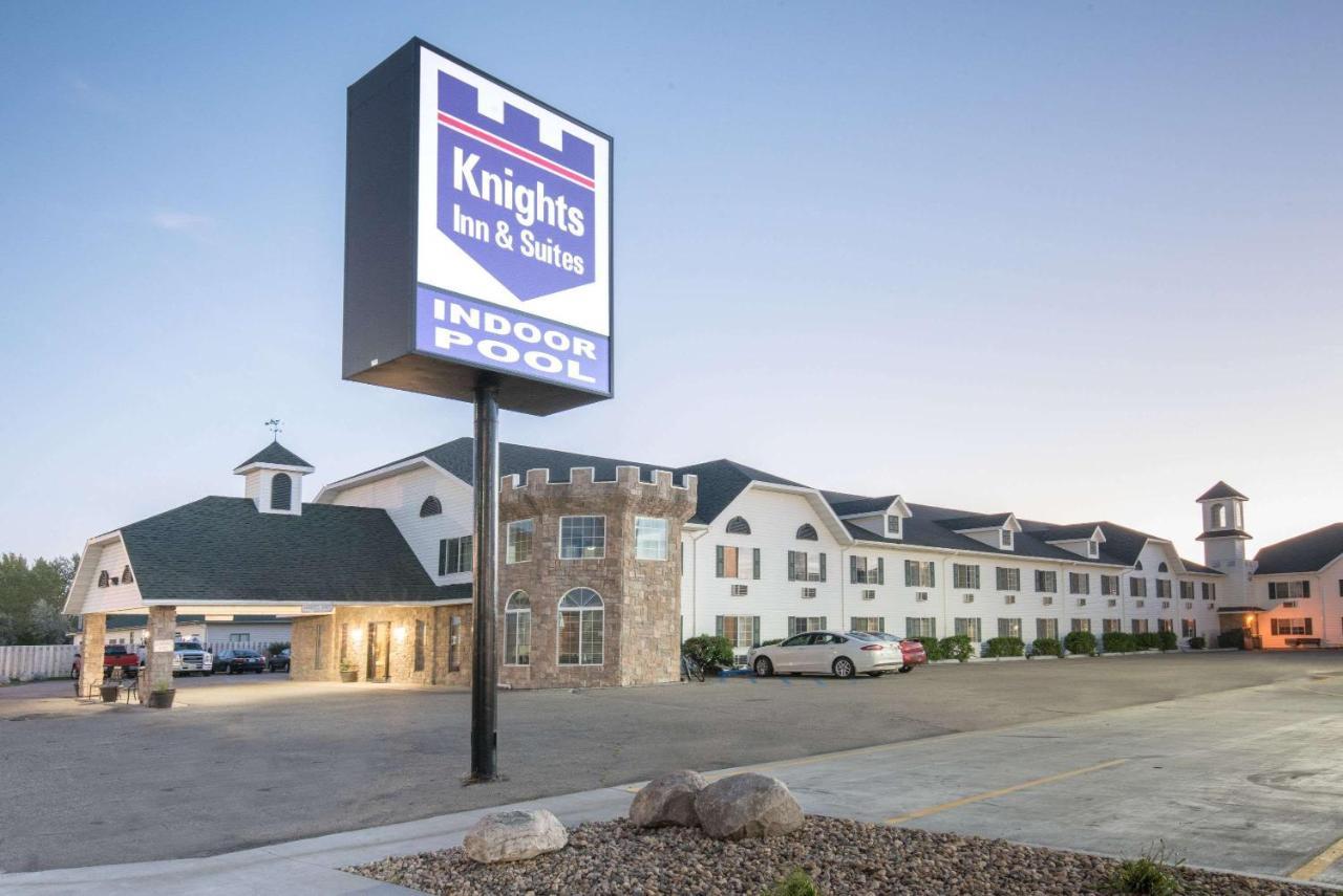 Knights Inn&Suites - Grand Forks Exterior foto