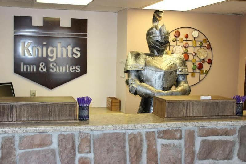 Knights Inn&Suites - Grand Forks Exterior foto